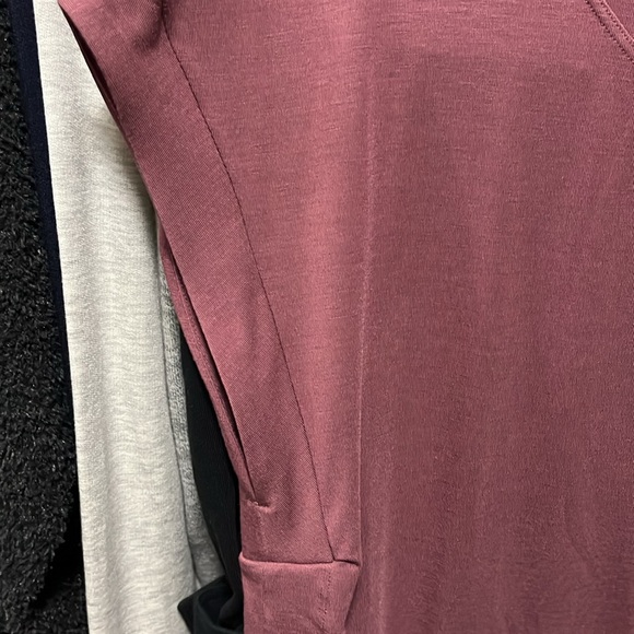 Athleta short sleeve - Picture 4 of 4